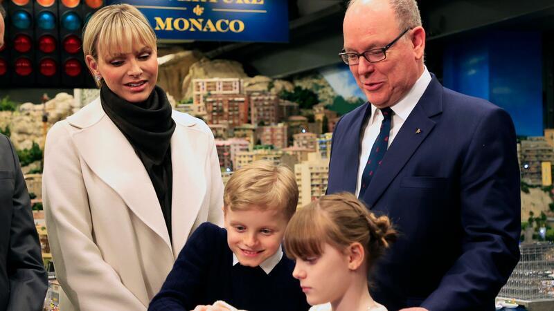 Fürst Albert II. von Monaco mit Familie in Hamburg.