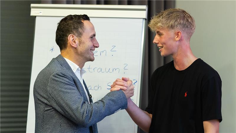 Fußballschiedsrichter Calvin Meglin.