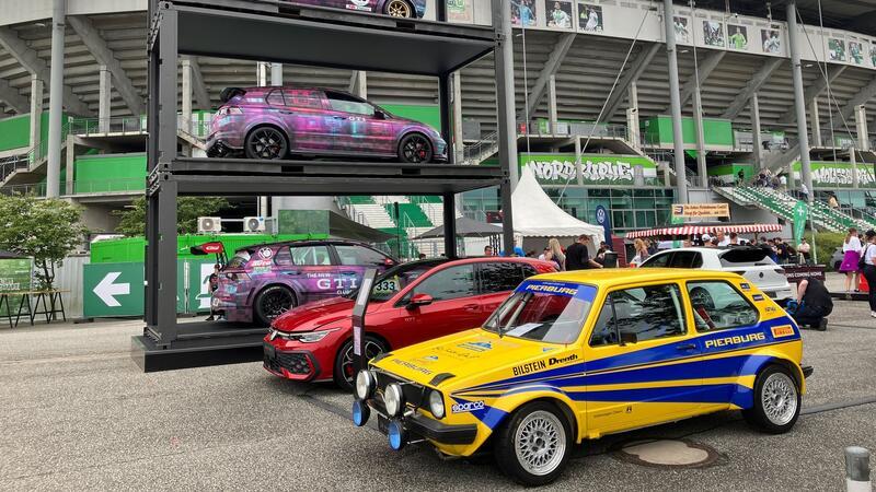 GTI-Treffen in Wolfsburg: Tausende kamen zum Start des dreitägigen Fanfests, um getunte und Rallye-Versionen des sportlichen Golf zu bestaunen.