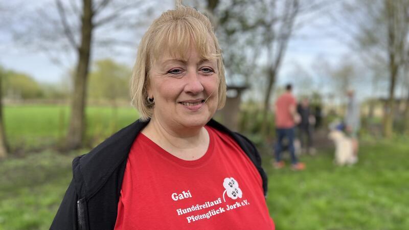Gabi Grundmann aus Jork ist Vorsitzende des Vereins Hundefreilauf Pfotenglück. 240 Mitglieder zählt dieser mittlerweile, Tendenz steigend.