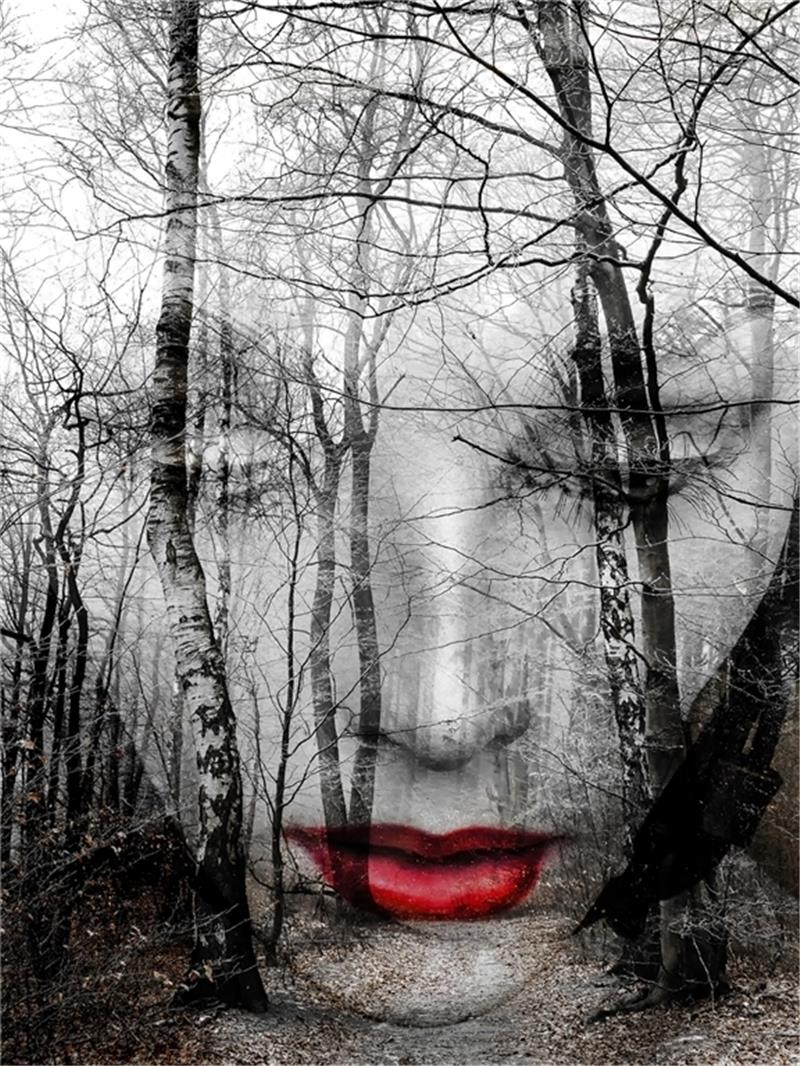Gabi Hampes Werk „The face in the forest“ . Foto: Hampe
