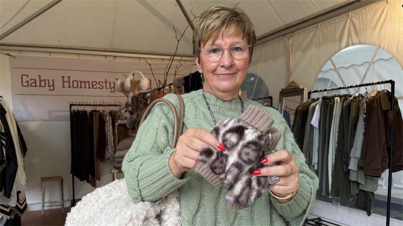 High-Tech-Mähroboter bis Naturkosmetik: Die Trends auf der LebensArt Gabriele Clasen zeigt kuschlige Modetrends für Herbst und Winter.
