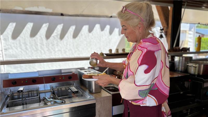 Freche Sprüche zur Frikadelle: Dieser Stader Imbiss hat Kultstatus Gaby serviert außer Currywurst mit Pommes täglich wechselnden Mittagstisch.