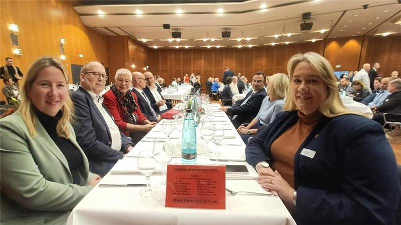 Landkreis Stade feiert seine besten Nachwuchs-Handwerker Gäste aus Verwaltung und Politik nehmen ebenfalls teil.
