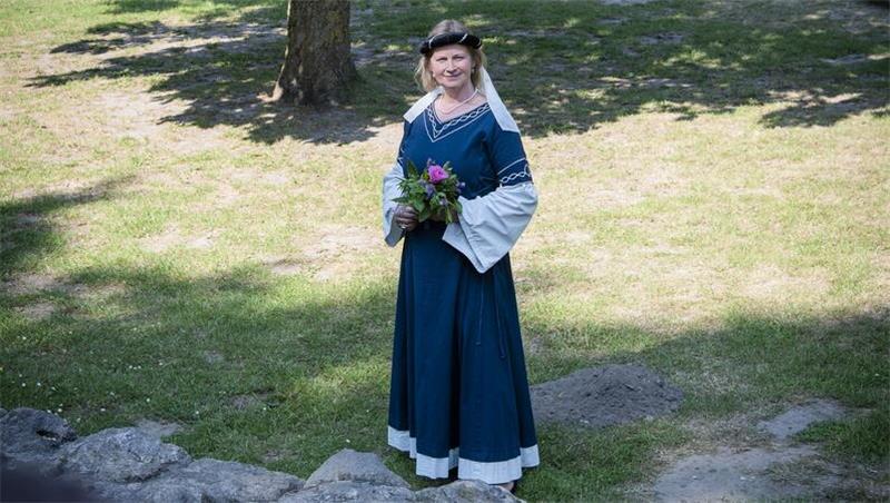 Gästeführerin Birgit Brunkhorst als Markgräfin Richardis.