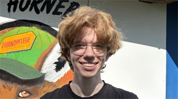 "Ganz gut. Ich bin froh, jetzt als Bufdi hier in der Jugendpflege Horneburg zu sein."Sören Kiers (19) aus Agathenburg, am Donnerstag, 10. September 2026.