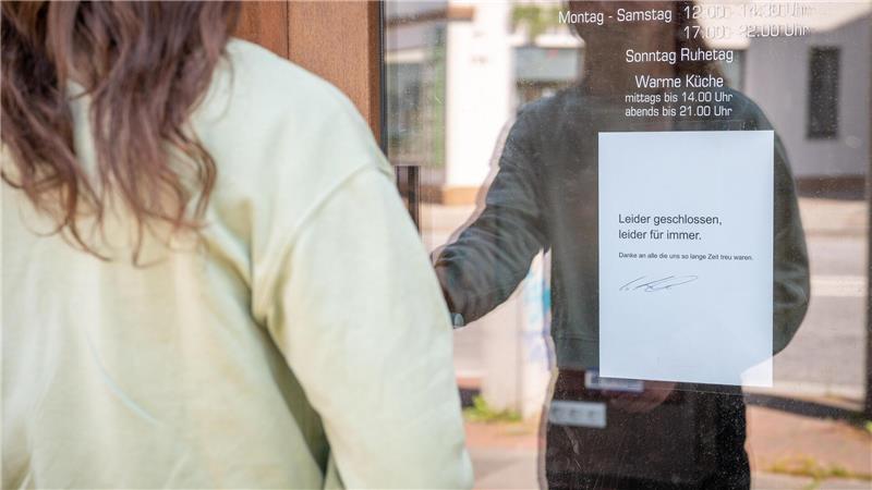 Plötzlich geschlossen: Warum ein Restaurant aufgeben muss Gastronom Gregor Lewicki meldet Insolvenz für sein Restaurant Motato an. Der Inhaber schließt sein auf Kartoffelgerichten ausgerichtetes Lokal aufgrund der Nachwirkungen von Pandemie und Inflation. Foto: Scheschonka