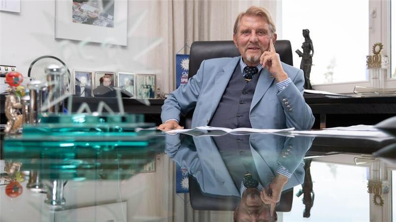 Gauselmann beim Gespräch in seiner Unternehmenszentrale.