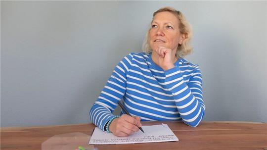 Gedächtniskünstlerin Susanne Hippauf trainiert für den deutschen Rekord im Pi-Memorieren.