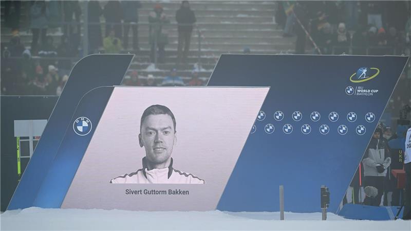 Gedenkzeremonie für den kürzlich gestorbenen Sivert Bakken.