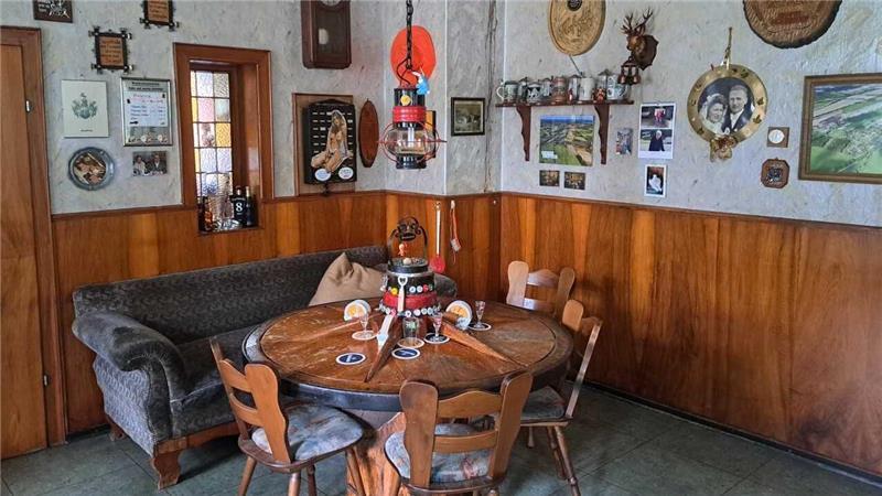 Gediegene Einrichtung in der Bargstedter Gaststätte Zur Linde.