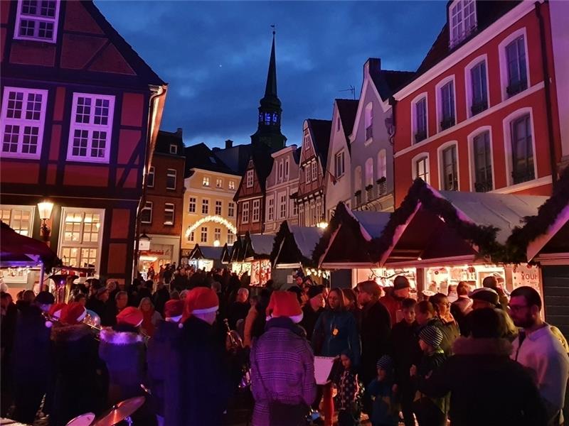 Gedränge wie in den Vorjahren am Stader Fischmarkt ist 2020 tabu.