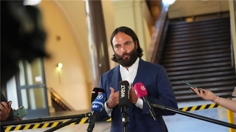 Gegen Christina Blocks Verteidiger Ingo Bott ermittelt die Hamburger Staatsanwaltschaft wegen Missbrauchs von Titeln. (Archivbild)