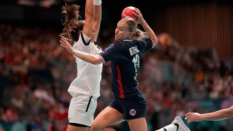 Frankreich wartet: Handballerinnen stehen im Viertelfinale Gegen Norwegen brechen Deutschlands Handballerinnen nach einem Blitzstart ein.
