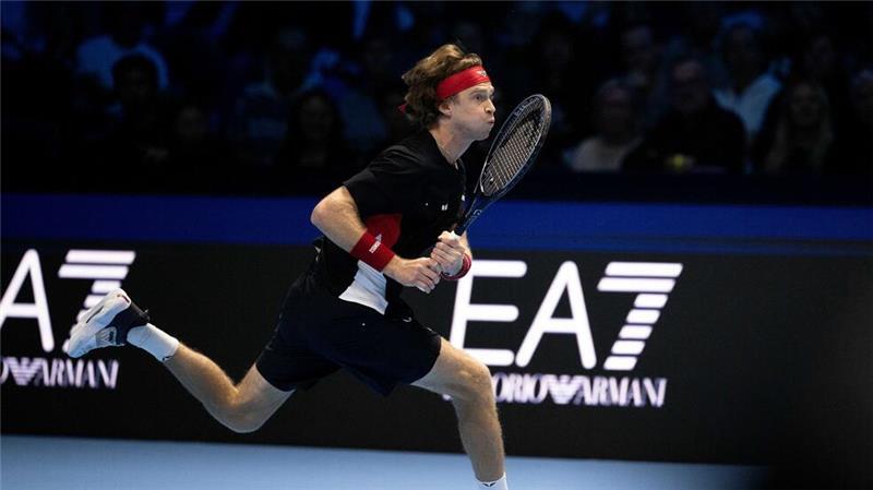 Becker als Zuschauer - Zverev gelingt Auftakt bei ATP Finals Gegen Rubljow gewann Zverev zum siebten Mal im zehnten Duell.