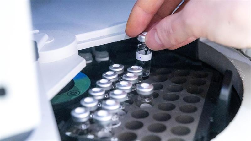 Labor: Manche Kleidung bei Shein mit Chemikalien belastet Gegen Shein läuft ein Verfahren der EU-Kommission, in das auch Ergebnisse der Tests in Bremen einfließen sollen.