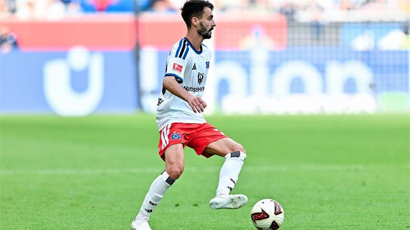 Gegen Stuttgart im Fokus: HSV-Techniker Fabio Vieira. 