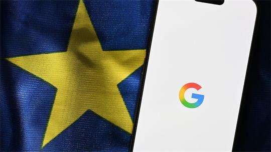 Gegen den US-Konzern Google laufen mehrere EU-Verfahren wegen möglicher Wettbewerbsverstöße. (Symbolbild)