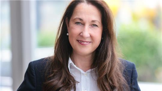 Gegen die Adoptivtochter von Iris Stalzer (Foto) hat die Staatsanwaltschaft jetzt einen Haftbefehl erwirkt. (Archivbild)