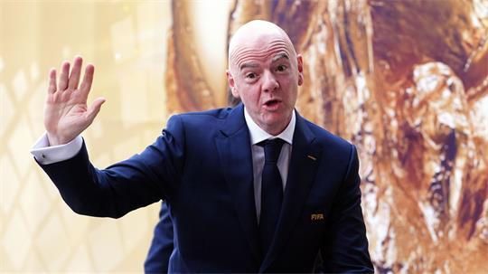 Gegen die Pläne von FIFA-Präsident Gianni Infantino gab es großen Widerstand. (Archivbild)
