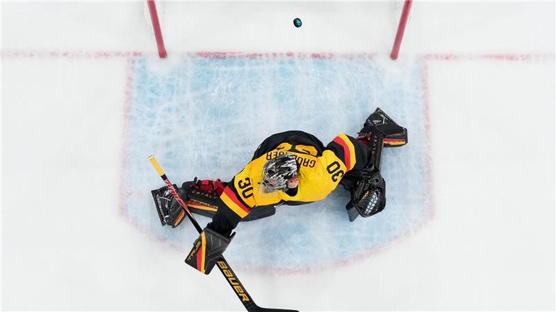 Gegen effiziente Letten kassierte NHL-Keeper Grubauer vier Gegentore