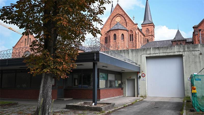 Mehr als 20 Verdächtige – Bestechungsfall in Bremer JVA Gegen sechs Beschäftigte der Bremer Justizvollzugsanstalt ermittelt die Staatsanwaltschaft.