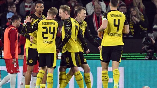 Gegen zehn Kölner hatte Dortmund leichtes Spiel