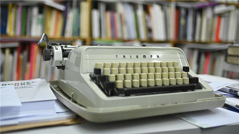 Gründer der konkreten Poesie – Eugen Gomringer ist tot Gehörte fest zu seinem Büro: Gomringers Schreibmaschine. (Archivbild)