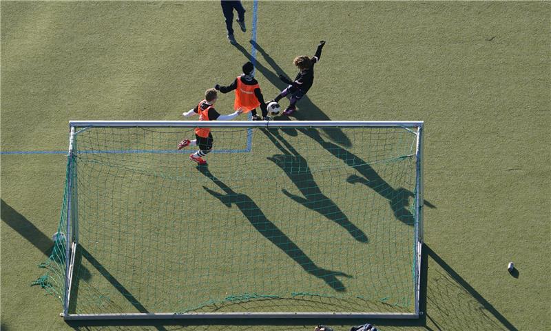 Geht nach dem DFB, spielen die Jüngsten künftig nur noch auf Mini-Tore. Foto: Marcus Brandt/dpa