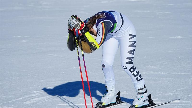 Geknickt nach dem fehlerhaften Finale: Lena Dürr.