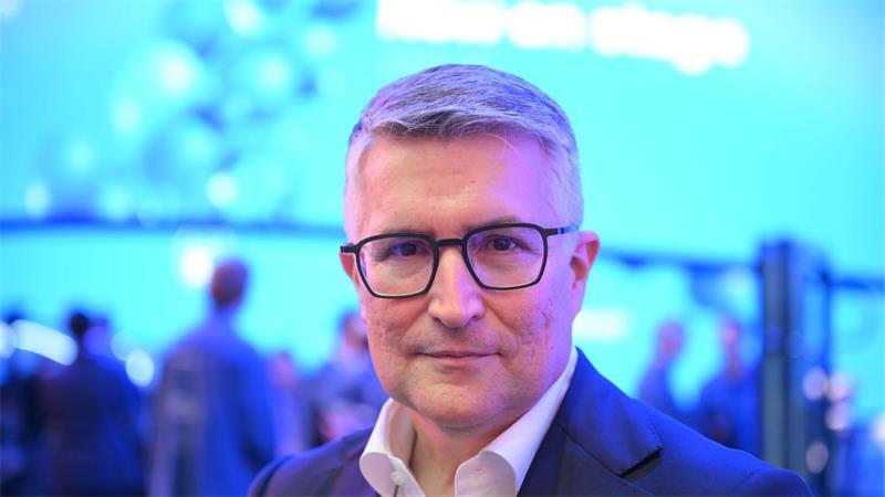 O2 Telefónica plant Streichung von mehr als 1.000 Stellen Gelingt ihm der Turnaround? O2-Chef Santiago Argelich Hesse ist erst seit Jahresbeginn im Amt.