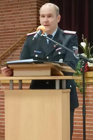 Diese Themen bringen Fredenbecks Feuerwehr zur Weißglut Gemeindebrandmeister Sven Dammann führte durch das Programm und machte seinem Ärger Luft.