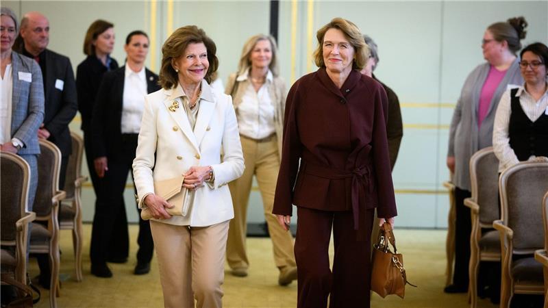 Gemeinsam für die Sache: Königin Silvia mit Elke Büdenbender.