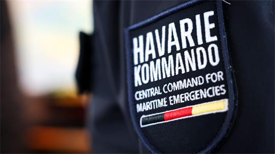 Gemeinsam mit Hunderten Einsatzkräften des Technischen Hilfswerks trainiert das Havariekommando im niedersächsischen Brake - bei sehr hohen Temperaturen. (Archivbild)