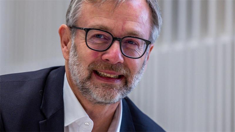 Norden rüstet für Krisen – Länder sichern Kreditaufnahme ab Gemeinsam mit ihrem Kollegen Heiko Geue (SPD) aus Mecklenburg-Vorpommern hat Schneider nun eine Kooperation beider Länder vorangetrieben. (Archivbild)