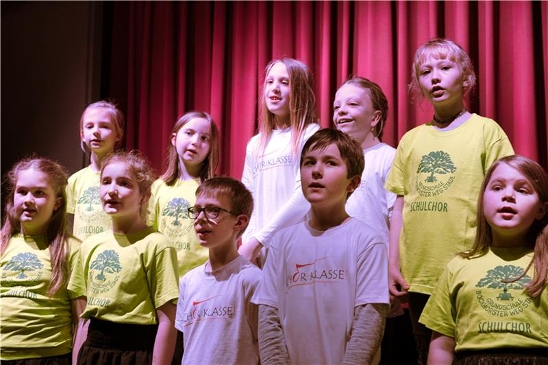 Gemeinsam sangen die Kinder aus den Grundschulchören den Friedenswunsch „Hevenu shalom alechem“. Foto: privat