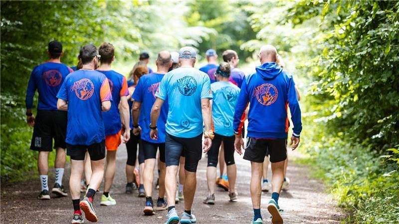 Wie Special Olympics das Leben eines Saarländers verändern Gemeinsam statt allein: Fynn Thome trainiert mit Läuferinnen und Läufern der LTF Theeltal für die Wettbewerbe der Special Olympics.