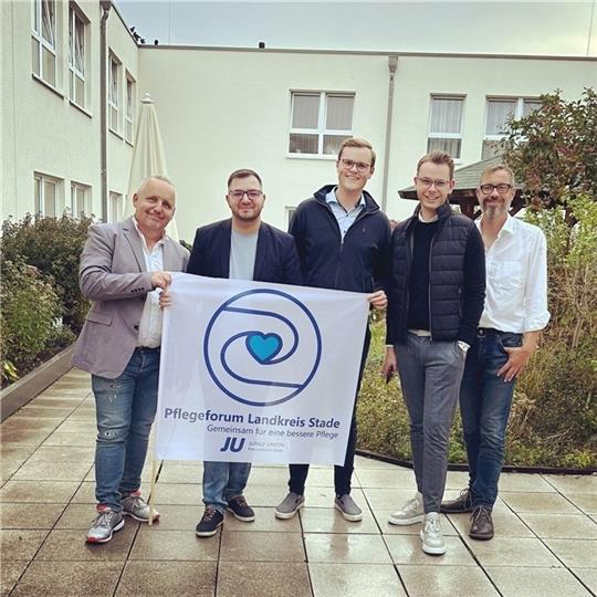 Gemeinsame Sache für die Pflege: Kay Voigt, Misha Karamanovi, Christopher Heins, Niels Kohlhaase und Lars Oldach.