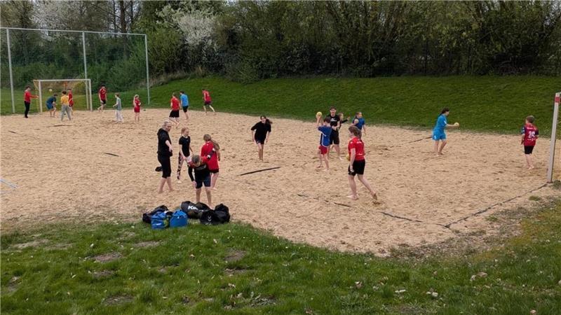 Gemeinsames Training der Handballer.