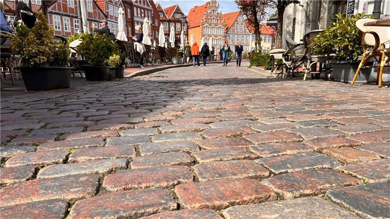 Grüne und SPD: Ist der Fischmarkt in Stade bald komplett autofrei? Gemütlich schlendern am Wasser Ost ganz ohne Autos? Das könnte bald Realität werden.