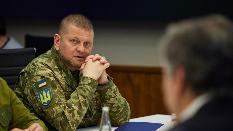 Medien: Machtkampf zwischen Selenskyj und seinem Armeechef General Walerij Saluschnyj nimmt in Kiew an einem Treffen mit US-Außenminister Antony Blinken teil.