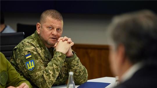 General Walerij Saluschnyj nimmt in Kiew an einem Treffen mit US-Außenminister Antony Blinken teil.