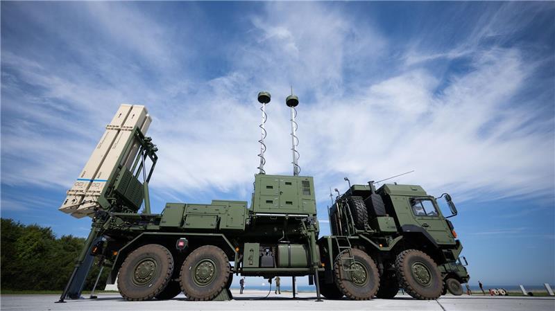 Verband: Bundeswehr und Industrie müssen Kräfte bündeln Generalinspekteur Carsten Breuer hatte deutlich gemacht, er wolle in der Truppe schnell neue Waffensysteme auch zur Abwehr von Drohnen zum Einsatz bringen und dabei auch auf den Kampf Drohne gegen Drohne setzen. (Archivbild)