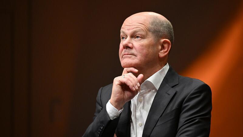 Umfrage: Meinung über Scholz‘ Ukraine-Politik gespalten Generell bewerten sehr viele seine Arbeit negativ: Olaf Scholz.