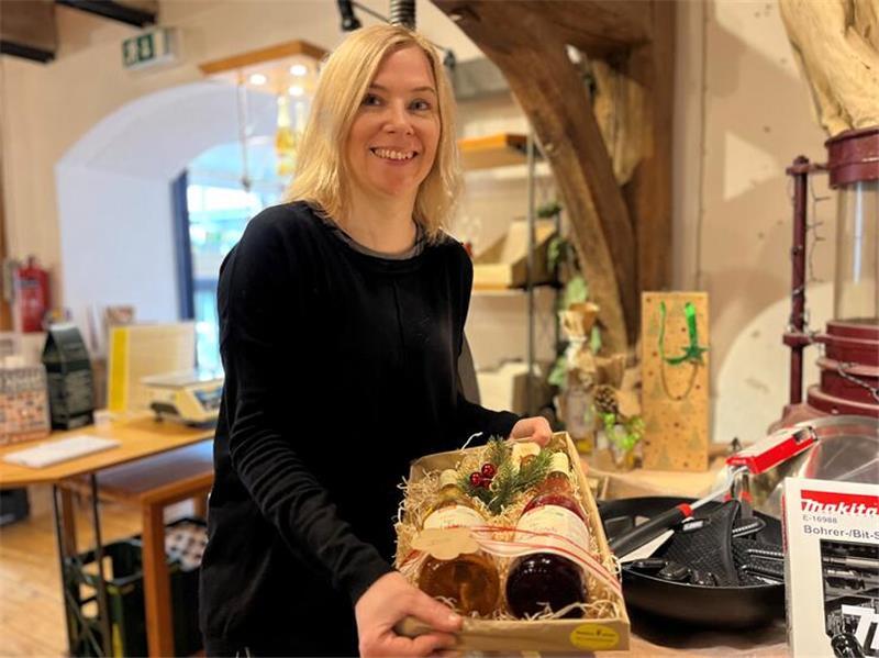 Last-Minute-Geschenke: Tipps für jeden Geldbeutel aus dem Landkreis Stade Genuss ohne Prozente: Alkoholfreie Seccos aus dem Alten Land liegen im Trend, weiß Christine Kriett von Wehbers Mühle in Himmelpforten.