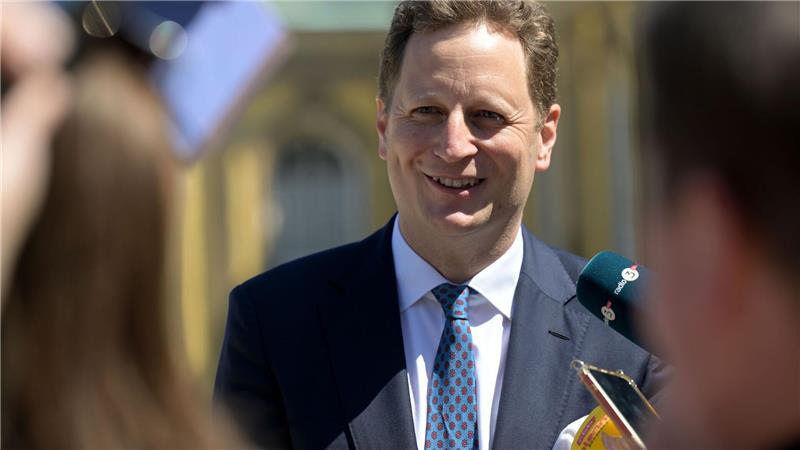 Kaisers Kunst: Der Jahrhundertstreit mit den Hohenzollern Georg Friedrich Prinz von Preußen gab sich bei einem Pressetermin in Potsdam erleichtert.