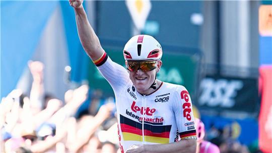 Georg Zimmermann bejubelte einen überraschenden Sieg beim Klassiker Eschborn-Frankfurt.