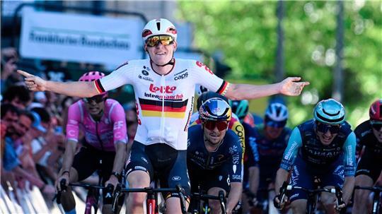 Georg Zimmermann feiert im deutschen Meistertrikot einen überraschenden Coup beim Klassiker Eschborn-Frankfurt.