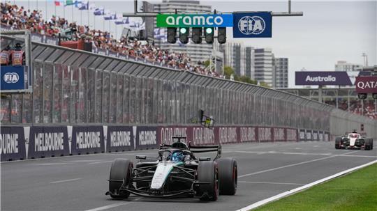 George Russell dreht schnelle Runden am Fließband.