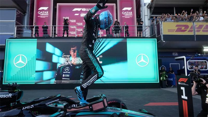 Russell feiert Zittersieg in Baku - Antonellis Aufholjagd George Russell kann in Baku feiern.
